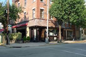 Hoboken Restaurant Of Mcswiggans Pub Is Located At On The Corner Of 1st And Bloomfield Street On 110 1st Street In Hoboken Nj Hoboken Restaurants Hoboken Pub