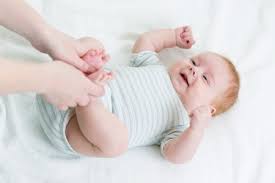 Perawatan bayi batu lahir, apa yang harus dilakukan sebelum memegang bayi, apa yang harus dilakukan pada bayi baru lahir, bagaimana keadaan bayi bayi lahir langsung menangis. Bayi Sembelit Momma