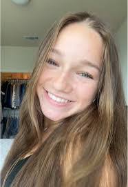 Amber Pflug's Instagram, Twitter & Facebook