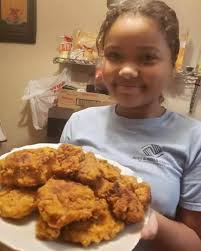 My Grandma Made this " Fried Chicken ”, y'all help me make her day with  compliments ...Be kind 🥰😍 recipe : https://buatviral.com/air-fryer-fried/  #easyrecipeschallenge #icancookchallenge #BOOMchallenge