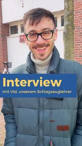 Überraschung! Was als ganz normales Bewerbungsgespräch begann, wurde zu  einer kleinen Überraschung.😄, ☕️Wir trafen June in einem Café, um mit ihr  über eine mögliche Zusammenarbeit zu sprechen
