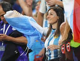 写真】アルゼンチンの美女サポーターら：中日スポーツ・東京中日スポーツ