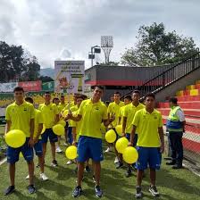 El club atlético bucaramanga es un club de fútbol de colombia ubicado en bucaramanga, capital del departamento de santander ,equipo de la categoría primera a, máxima categoría de la división mayor del fútbol colombiano. Canteraleoparda Hoy Desde El Estadio Divisiones Menores Club Atletico Bucaramanga Facebook