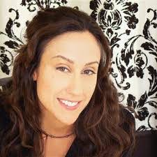 Elizabeth Beckwith's Instagram, Twitter & Facebook