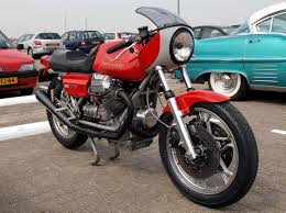 vツインを代表する名車 モトグッツィ850ルマンが愛され続ける理由とは motorz モーターズ クルマ バイクをもっと楽しくするメディア 名車 モトグッツィ クルーザーバイク