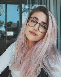 Sarah Leek's Instagram, Twitter & Facebook