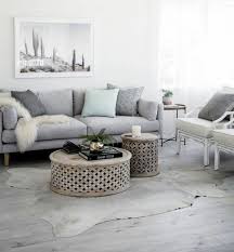 The neutral hue comes in a range of shades and color temperatures, so pay attention to the undertones to guide your choices for accessories, wall colors, and furnishings. 1001 Ideas For A Chic Gray And White Living Room