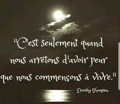 Citation Sur Le Sourire Et La Joie De Vivre Epingle Par Danielle Gonnin Sur Citations En 2020 Phrase Citation Belles Citations Citations Qui Font Sourire