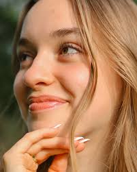 NATALIE🌱🌱 a good old morning shoot with natalie, the grass was definitely  dewy and the sun was out! stay tuned for more pictures of natalie in the  studio📸📸