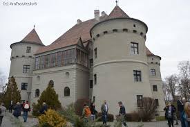 Obiectivele turistice pe care turitii venii s viziteze alba iulia le puteau vedea se numrau pe degete: Alba Iulia Rom Nia AtracÈii Turistice Fun Restaurante Taverne Amfostacolo Amfostacolo