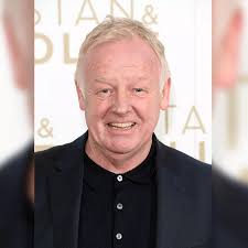 Les Dennis' disgusting habit leaves Would I Lie To You fans horrified