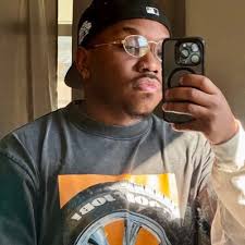 Devil Jin being photoshopped into a Lil Wayne mixtape is so insane lmaoo.