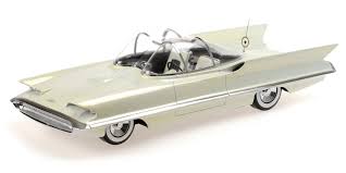 Ahead of it's time, a futuristic look was created with the bubble top along with some radical fenders in the back as well as some specail treatment for the headlights and front grille. Lincoln Futura Concept 1955 Pearlescent Light Blue Green