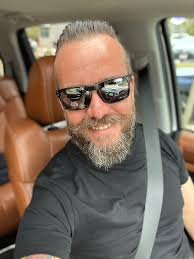 Ryan Logsdon's Instagram, Twitter & Facebook