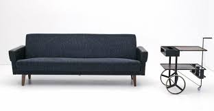Der originale federkern wurde neu gepolstert und mit einem dekorativen polsterstoff in safrangelb bezogen. Vintage Sofa 60er Jahre 3640 Div Sofas Sofa Bogen33