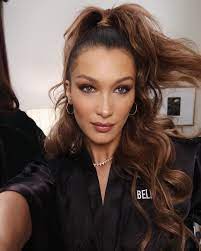 Una delle pettinature più gettonate dell'inverno è la mezza coda,. 5 Acconciature Semplici Per Raccogliere I Capelli Toni Guy Blog