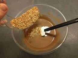 Recette Du Glacage Rocher Glacage Chocolat Noisette En 2020 Glacage Chocolat Chocolat Noisette Recette Glacage Chocolat