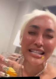 BE AWARE, THERE IS A MAN NAMED DUNCANYOUNOT WHO DRESSES UP AS A WOMEN BUT  IS A MAN SECRETLY, HIS WOMEN'S NAME IS KAREN