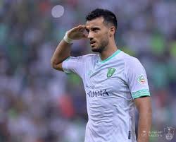 في عام شهدت الرياضة السعودية نقلة نوعية.حينما أولى الأمير عبد الله الفيصل وزير الداخلية حينها الرياضة اهتماما كبيراً. Tn3lb Qaassh3m