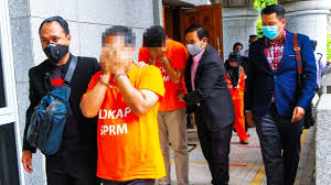 Senarai jabatan kerajaan di putrajaya, putrajaya. Pengarah Jabatan Kerajaan Bersama Anak Menantu Direman Sprm