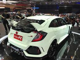 2017 honda civic type r fk8 2.0 vtec turbo true year made 2017 nego until let go now offer 243k only model : Honda Civic Type R Makes Regional Debut At Gaikindo Auto Show