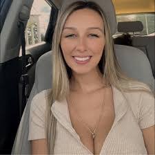 Candace Post's Instagram, Twitter & Facebook