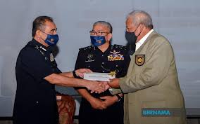 Balai polis pelabuhan polis diraja malaysia dermaga air dalam 12100 butterworth, pulau pinang, malaysia. Bernama Pdrm Uji Set Solar Kamera Pemantauan Bantu Logistik Di Sjr