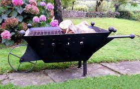 They have 3 acres of land and i absolutely love how they made their fire pit! Wheelbarrow Fire Pit Ecofriend