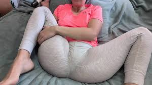 Lonely Wife Masturbating with Wand Vibrator Before Gym: Amateur Amateur Porn