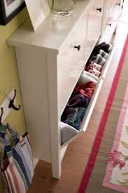 رفوف في الردهة 75 صورة قواعد الأحذية المفتوحة وخزانات الملابس ونماذج ايكيا وخيارات الركن مع مرآة في الداخل ورفوف إفعل بنفسك