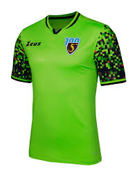 La prima divisa è granata. Salernitana 2019 20 Gk Home Kit