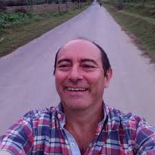 Avenida Mate de Luna al 4000 con el cerro San Javier de fondo en la mañana  de este último domingo de marzo. Al fondo se divisa El Cristo que marca el  límite