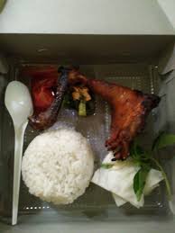 Harga ayam lalap di ponorogo. Ayam Goreng Pemuda Restaurant Ponorogo Jl Arif Rahman Hakim Restaurant Reviews