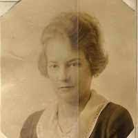 Edith Pratt's Instagram, Twitter & Facebook