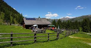 Gemütliche familienzimmer und köstliche verwöhnpension! Urlaub In Grossarl Wandern Mtb Rucki Zucki S Gaudi Alm