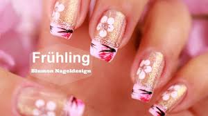 Setzen sie jetzt vorsichtig die nailart bouillons auf den feuchten klarlack. Einfaches Nageldesign Blumen Fur Anfanger Inspiriert Von Fruhling Easy Flower Nail Art Spring Youtube