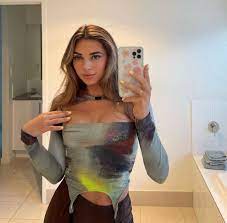 These Mirror Selfies Are Too Hot to Handle