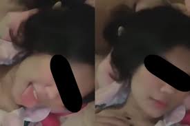 Masih belum jelas siapa sebenarnya yang berada didalam . Link Video 13 Detik Viral Di Tiktok Lele Twitter Diburu Ini Asal Usulnya