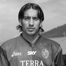 Dramma a Cagliari, trovato morto l'ex calciatore di Serie A e Serie B Andrea  Capone. Aveva 43 anni