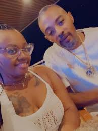 Ok...All MARRIED, 💍💍💍💍engaged or 😍dating COUPLES😍- make this your  status and answer honestly! •Who's older