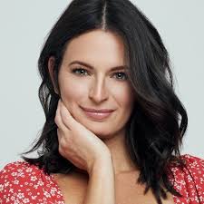 Jackie Burns's Instagram, Twitter & Facebook