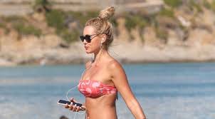 Βίκυ κάβουρα για άσπα τσίνα: H Biky Kaboyra Eri3e To Internet Me Th Se3i Emfanish Ths Sth Mykono Fwto To10 Gr