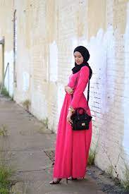 Jubah sweet hidayah pink adalah jubah exclusive jenama tudung si comel yang dihasilkan dari materiel como crepe istimewa. Jubah Yang Cantik Dengan Tudung Bawal Hitam Muslim Women Fashion Hijabista Fashion Muslim Fashion