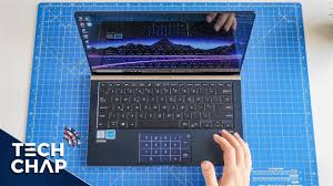 Asus laptop fiyatları notebook modelleri. The World S Most Compact Laptop Asus Zenbook 14 15 The Tech Chap Youtube