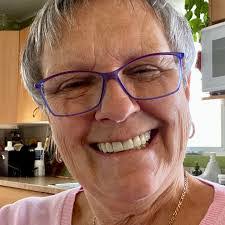 Linda Lebel's Instagram, Twitter & Facebook