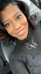 Angelique Hutton's Instagram, Twitter & Facebook