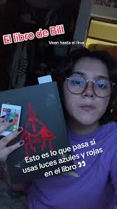 El libro de Bill: Descubre los secretos con luz ultravioleta