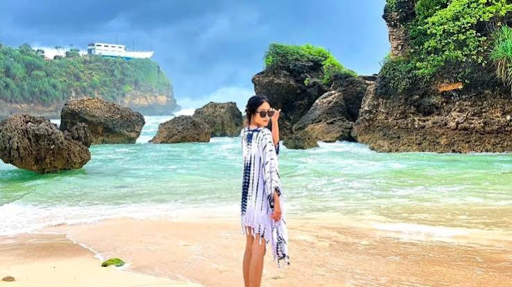 Tiket Pantai Watu Leter, Pesona Tersembunyi Malang Selatan Dekat Goa Cina -  Malang Raya
