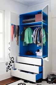 خزانة ملابس للأطفال 56 صورة خزانة ملابس من الأثاث الأبيض المقسم مع أدراج وأفكار للملء والتصميم الداخلي للغرفة