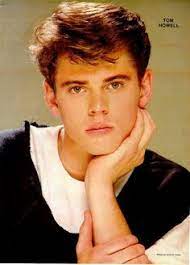 His father was a stunt and rodeo performer. Die 35 Besten Ideen Zu Young C Thomas Howell Die Outsider Boy Bands Willie Nelson